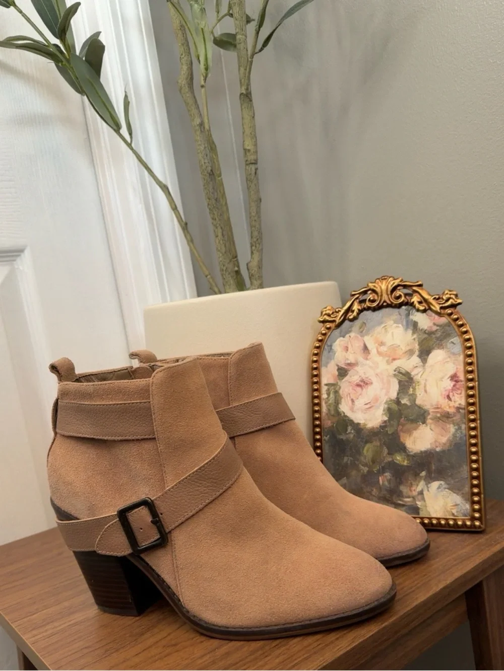 Kelsi Dagger Brooklyn Tan Suede Harness Buckle Ankle Boots Booties Size 8